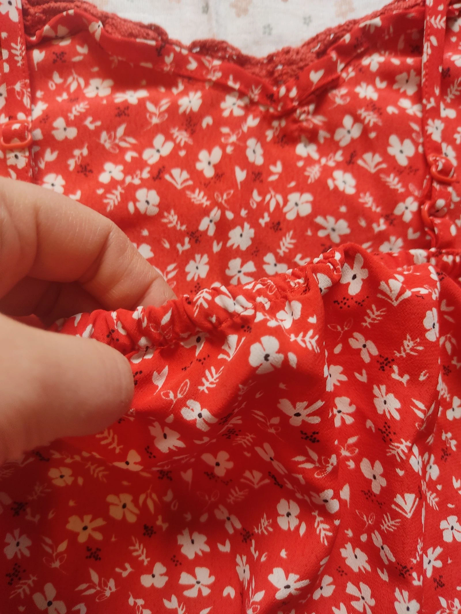 Camisola roja con flores blancas LH - Talla 42 - Muy buen estado – photo 5